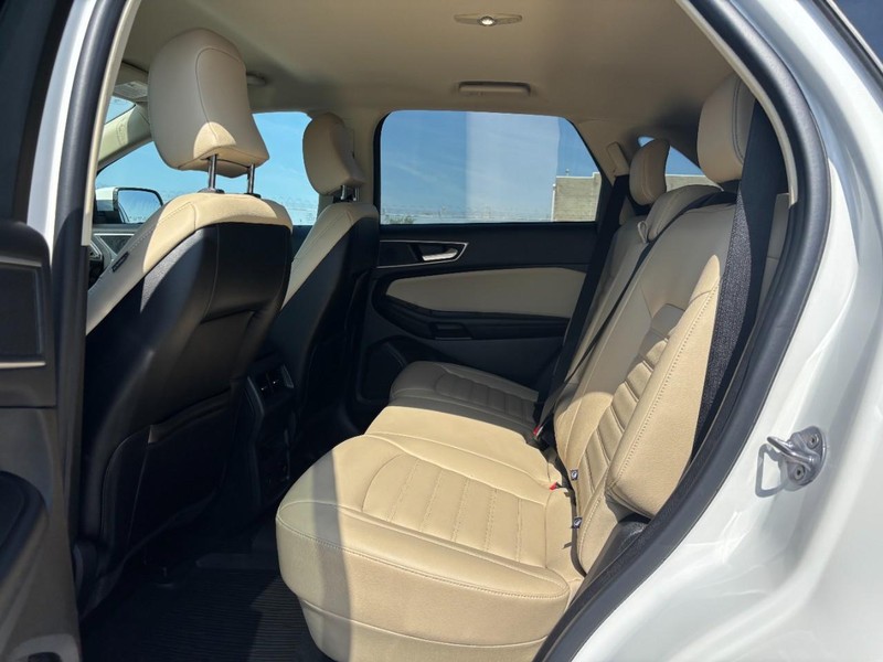 Ford Edge Vehicle Image 13