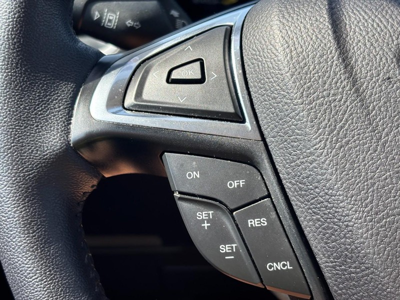 Ford Edge Vehicle Image 19