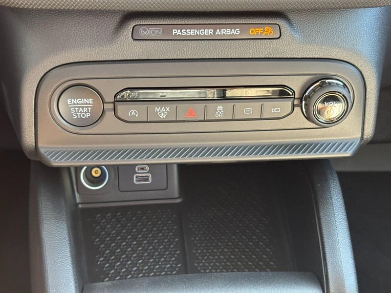 Ford Bronco Sport Vehicle Full-screen Gallery Image 23