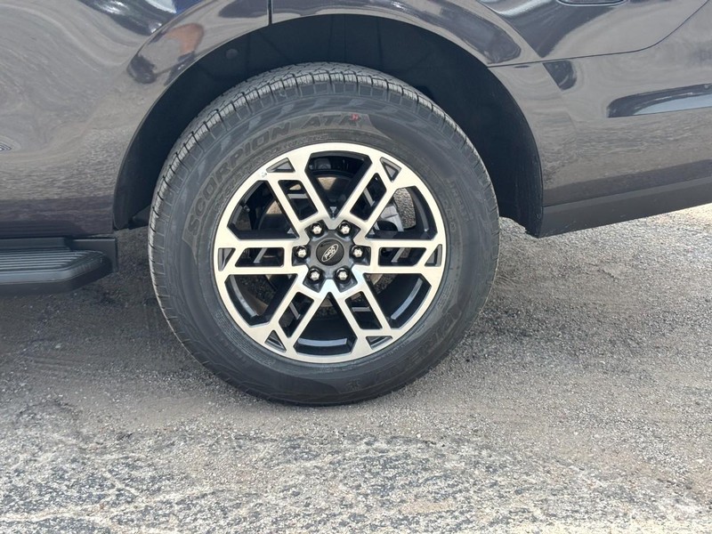 Ford Expedition Vehicle Image 11