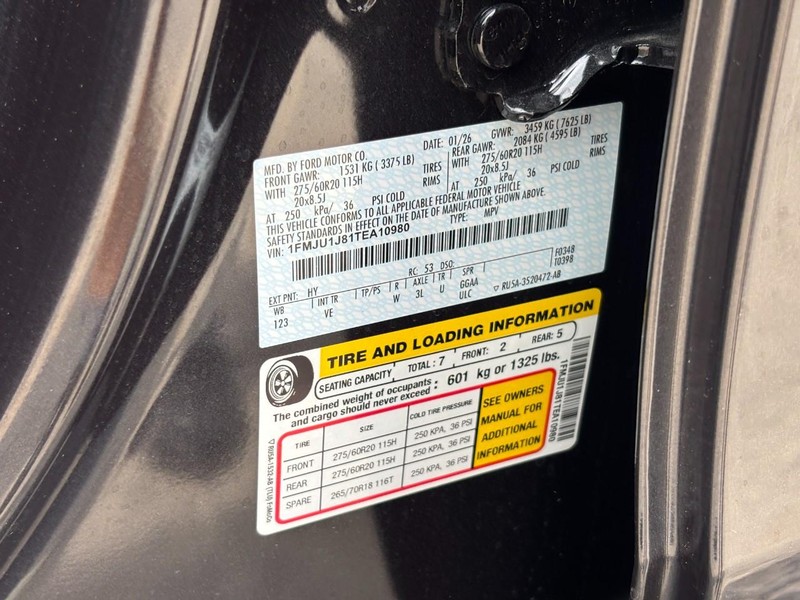 Ford Expedition Vehicle Image 25