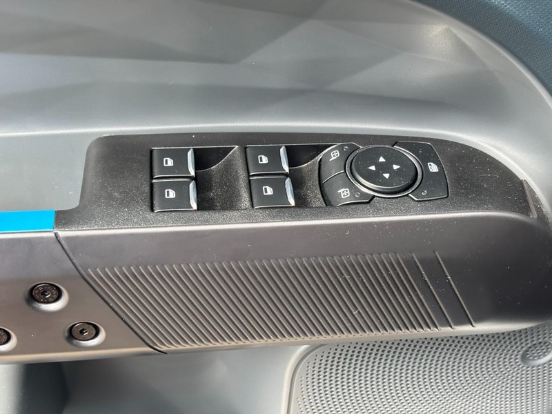Ford Maverick Vehicle Full-screen Gallery Image 17