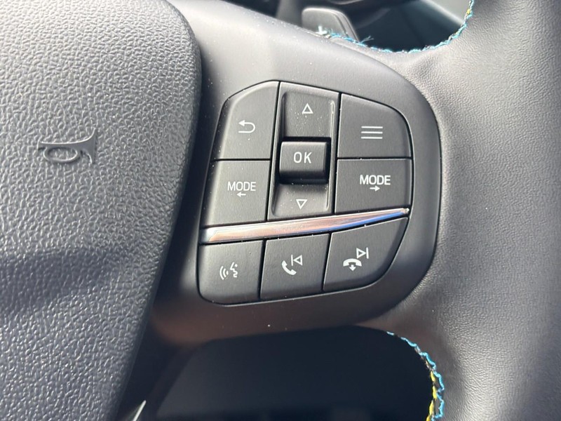 Ford Maverick Vehicle Full-screen Gallery Image 19