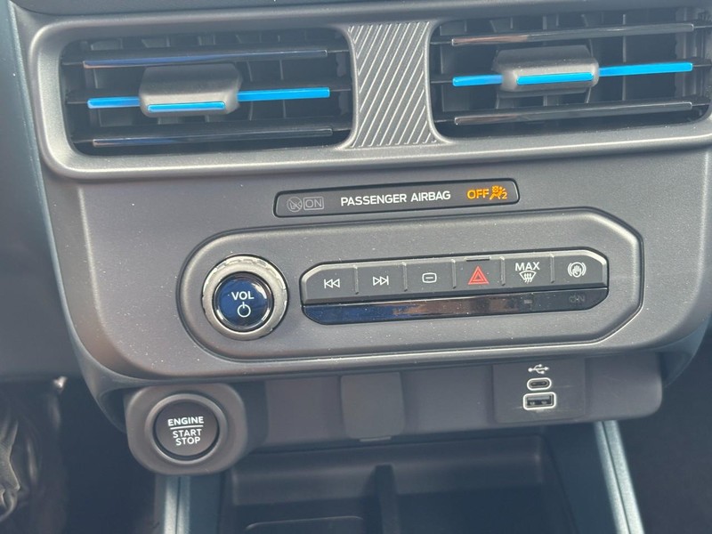 Ford Maverick Vehicle Full-screen Gallery Image 23