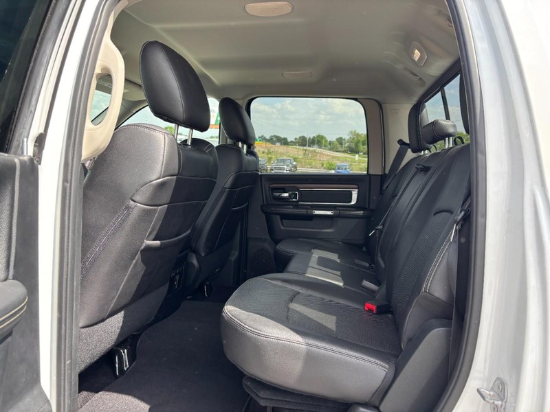 Ram 1500 Vehicle Full-screen Gallery Image 13