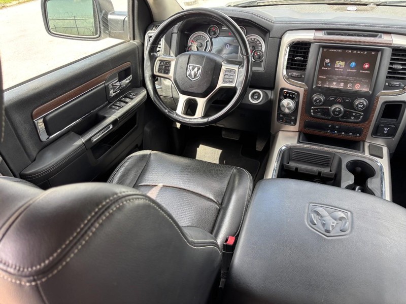 Ram 1500 Vehicle Full-screen Gallery Image 14