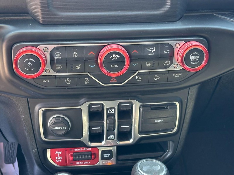 Jeep Wrangler Unlimited Vehicle Full-screen Gallery Image 23