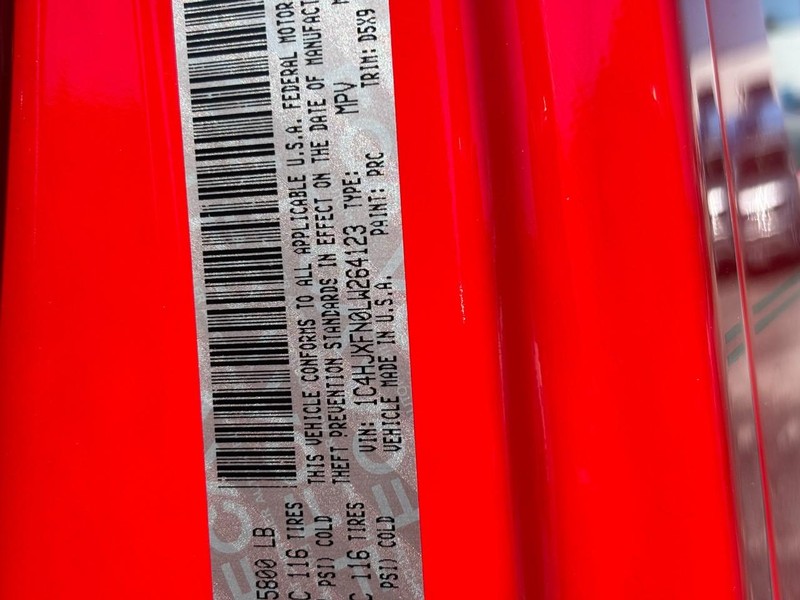 Jeep Wrangler Unlimited Vehicle Full-screen Gallery Image 24