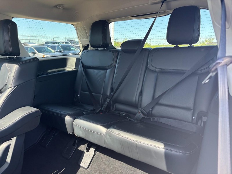 Ford Expedition Vehicle Image 13