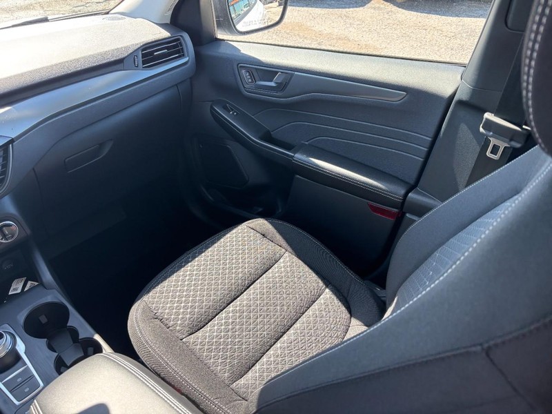 Ford Escape Vehicle Image 15
