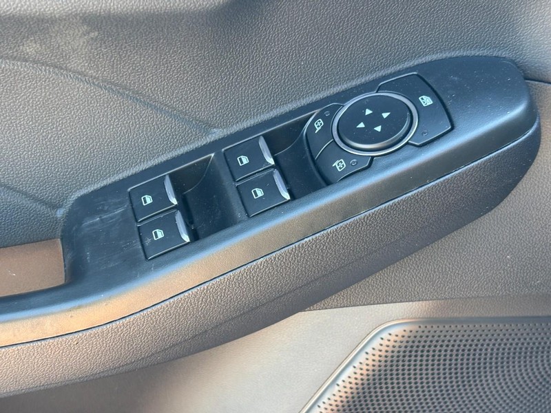 Ford Escape Vehicle Image 17