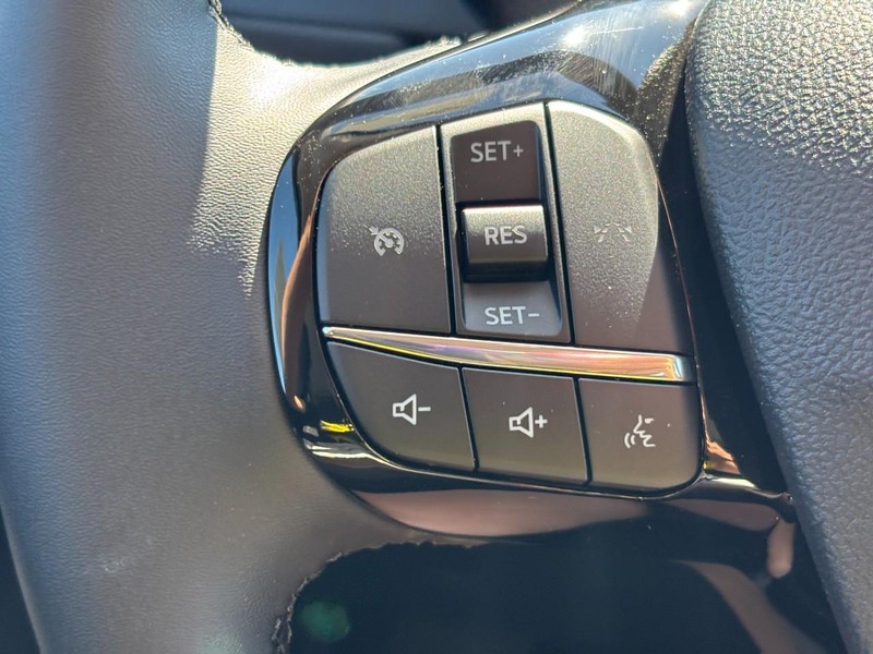 Ford Escape Vehicle Image 18