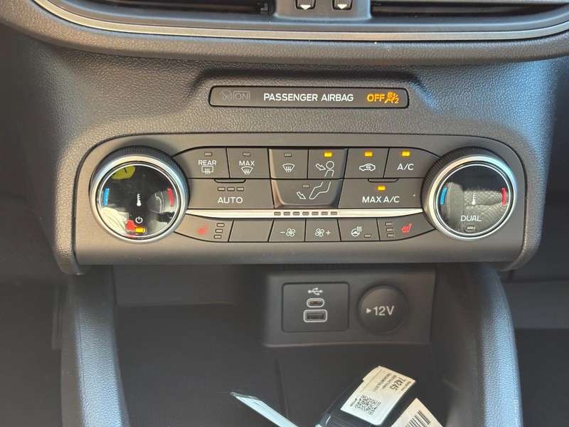 Ford Escape Vehicle Image 23
