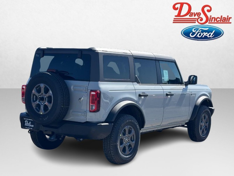 Ford Bronco Vehicle Full-screen Gallery Image 07