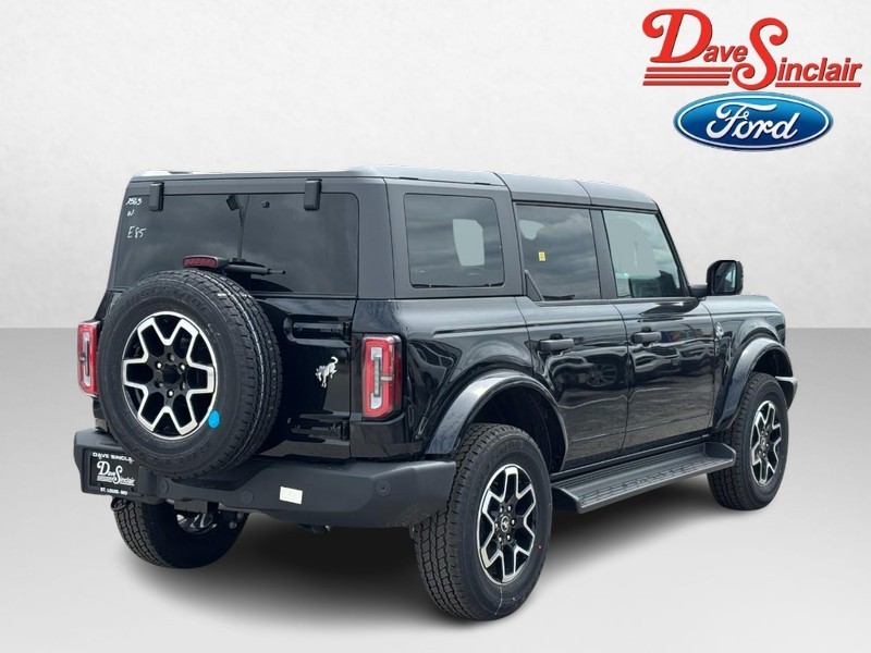 Ford Bronco Vehicle Full-screen Gallery Image 07