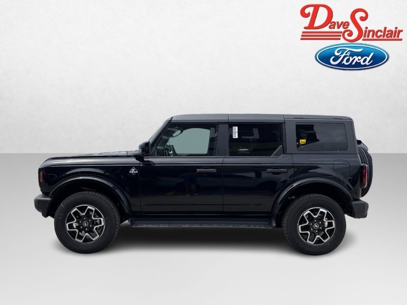 Ford Bronco Vehicle Full-screen Gallery Image 10