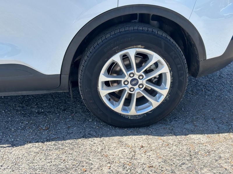 Ford Escape Vehicle Image 11