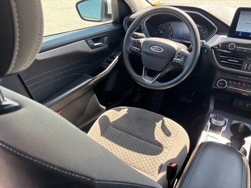 Ford Escape Vehicle Image 13