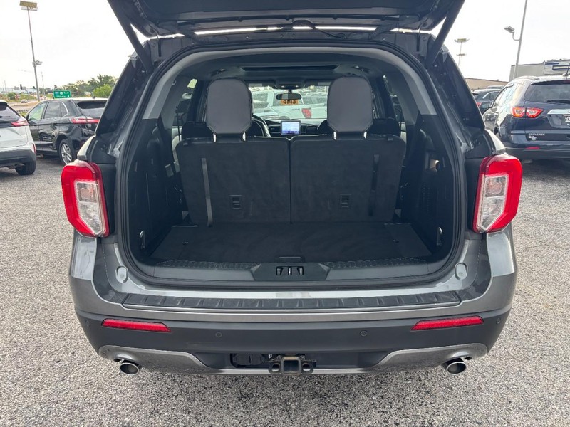 Ford Explorer Vehicle Image 11