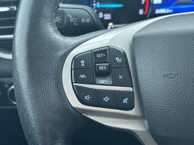 Ford Explorer Vehicle Image 20