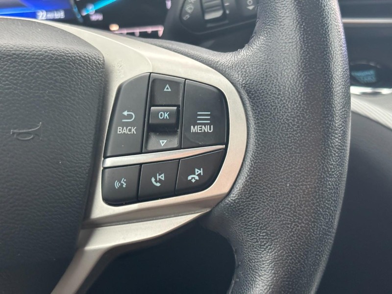 Ford Explorer Vehicle Image 21