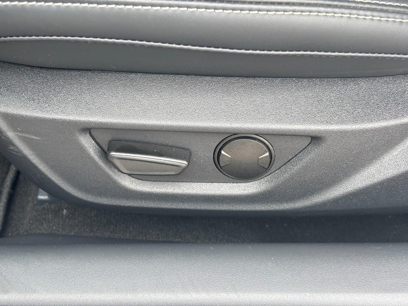 Ford Mustang Vehicle Image 16