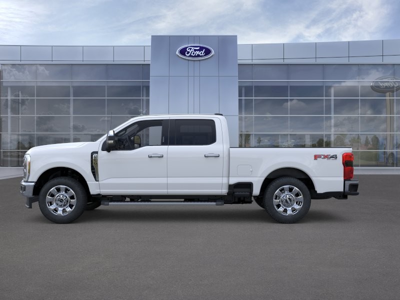 Ford Super Duty F-250 SRW Vehicle Full-screen Gallery Image 04