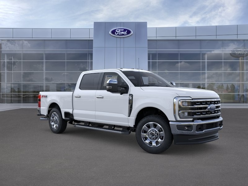 Ford Super Duty F-250 SRW Vehicle Full-screen Gallery Image 09