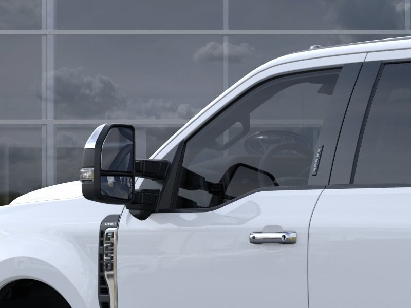 Ford Super Duty F-250 SRW Vehicle Full-screen Gallery Image 22