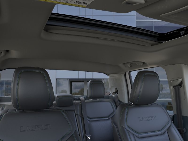 Ford Maverick Vehicle Full-screen Gallery Image 14