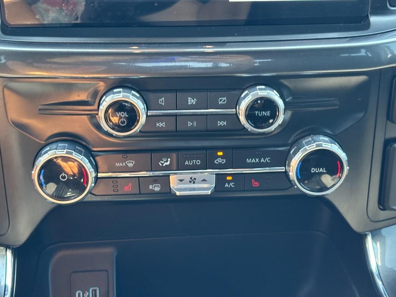 Ford F-150 Vehicle Full-screen Gallery Image 23