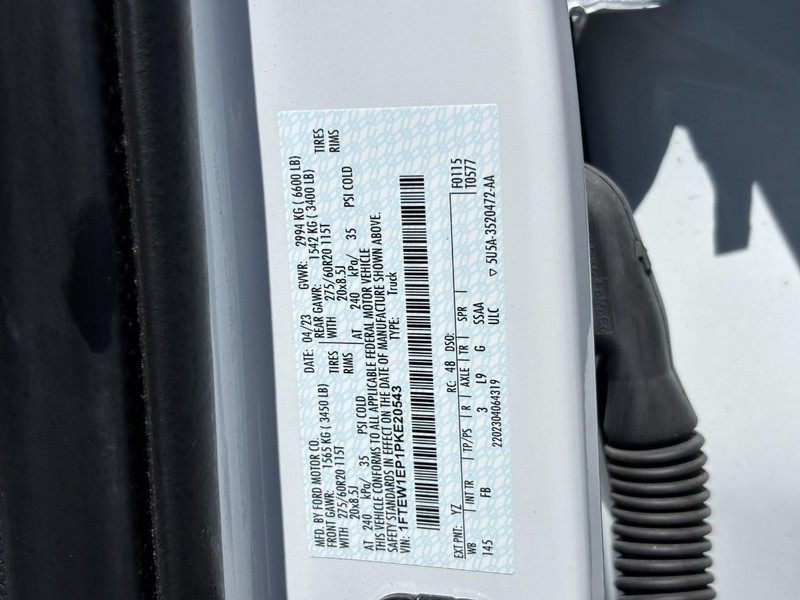 Ford F-150 Vehicle Full-screen Gallery Image 24