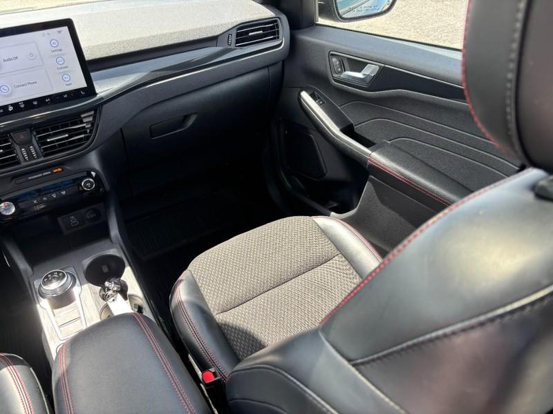 Ford Escape Vehicle Image 16