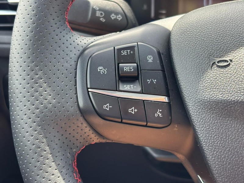 Ford Escape Vehicle Image 19