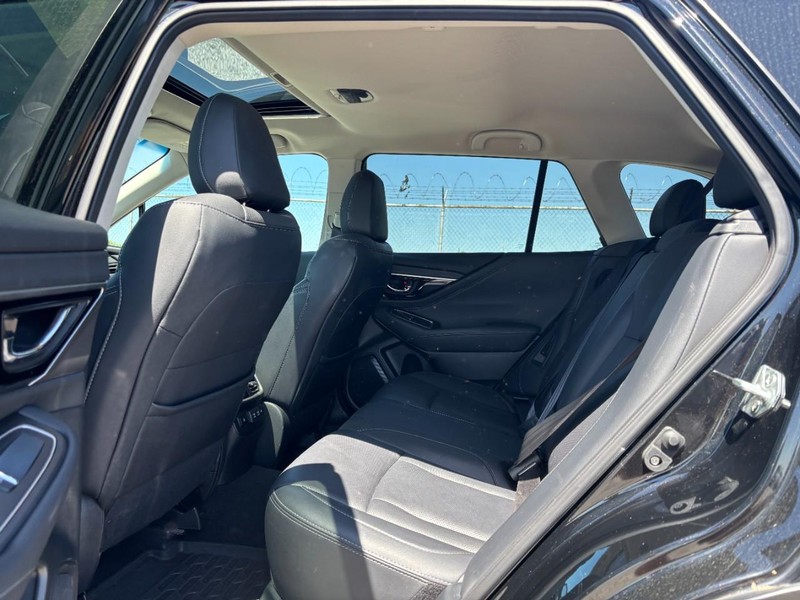 Subaru Outback Vehicle Image 13