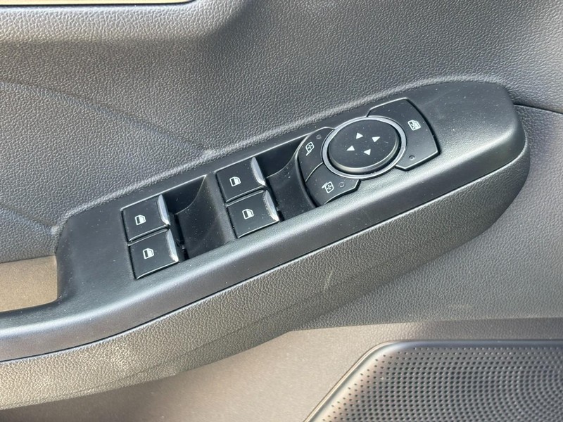 Ford Escape Vehicle Image 18