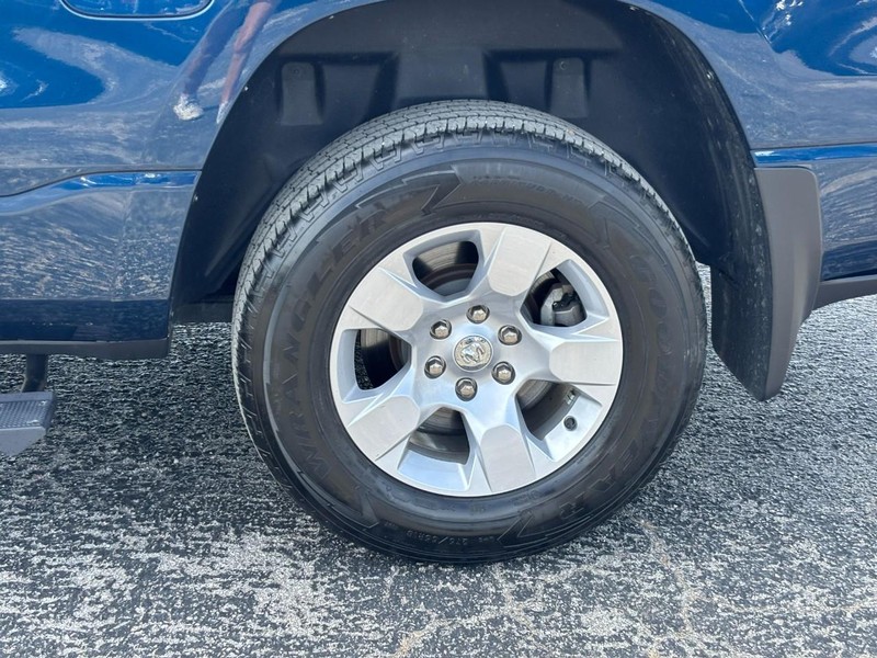 Ram 1500 Vehicle Image 12