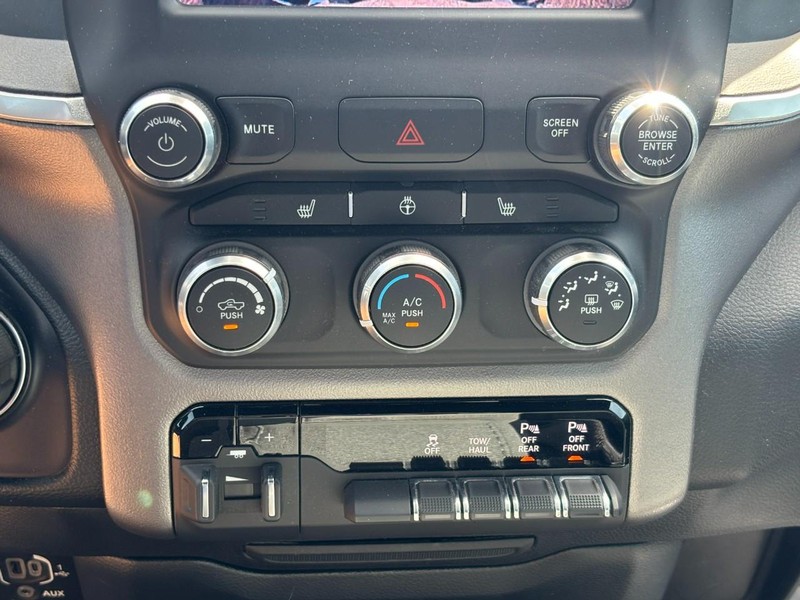 Ram 1500 Vehicle Image 24