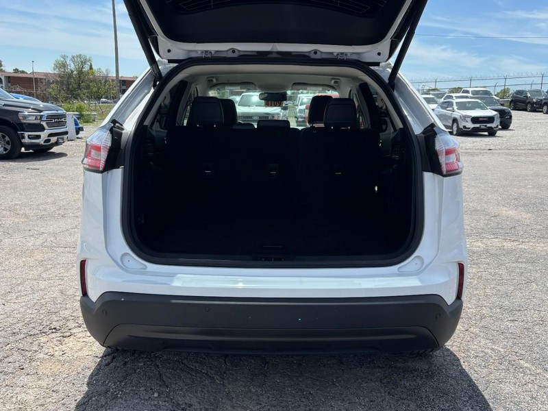 Ford Edge Vehicle Image 11