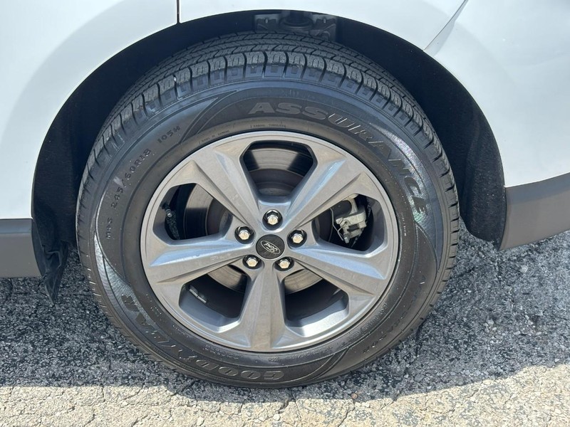 Ford Edge Vehicle Image 12