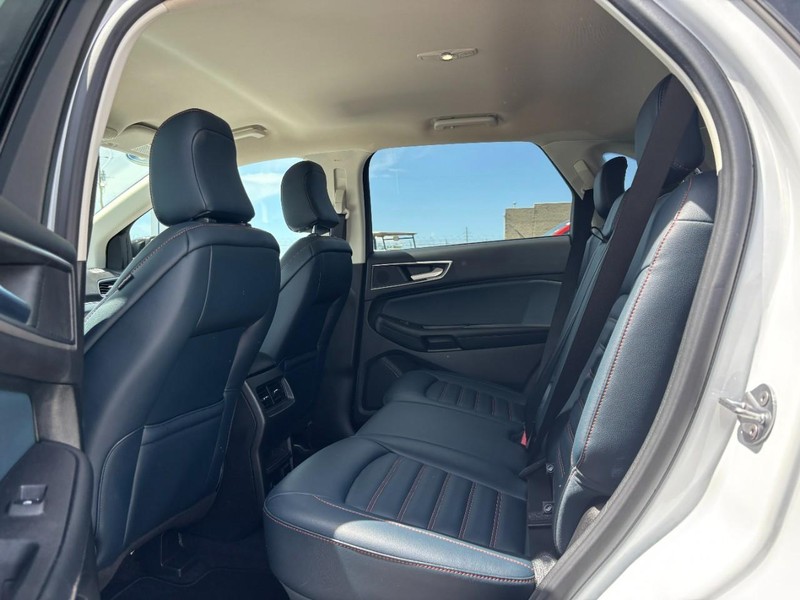 Ford Edge Vehicle Image 13