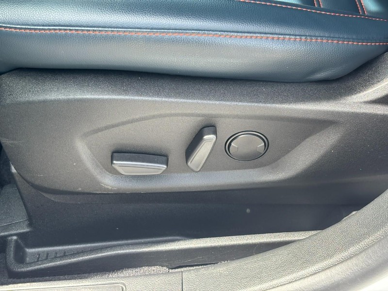 Ford Edge Vehicle Image 17