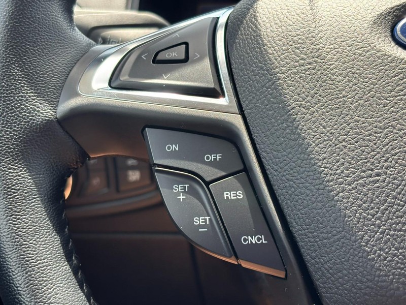 Ford Edge Vehicle Image 19