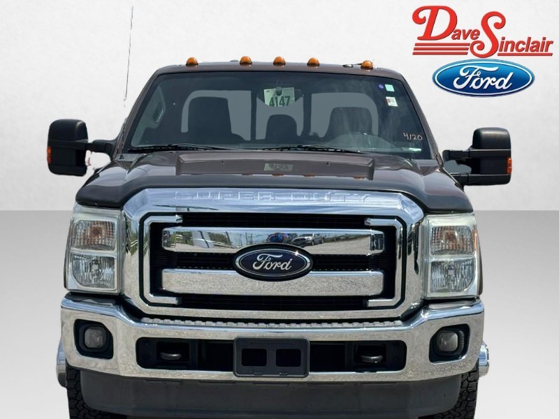 Ford Super Duty F-350 DRW Vehicle Image 02