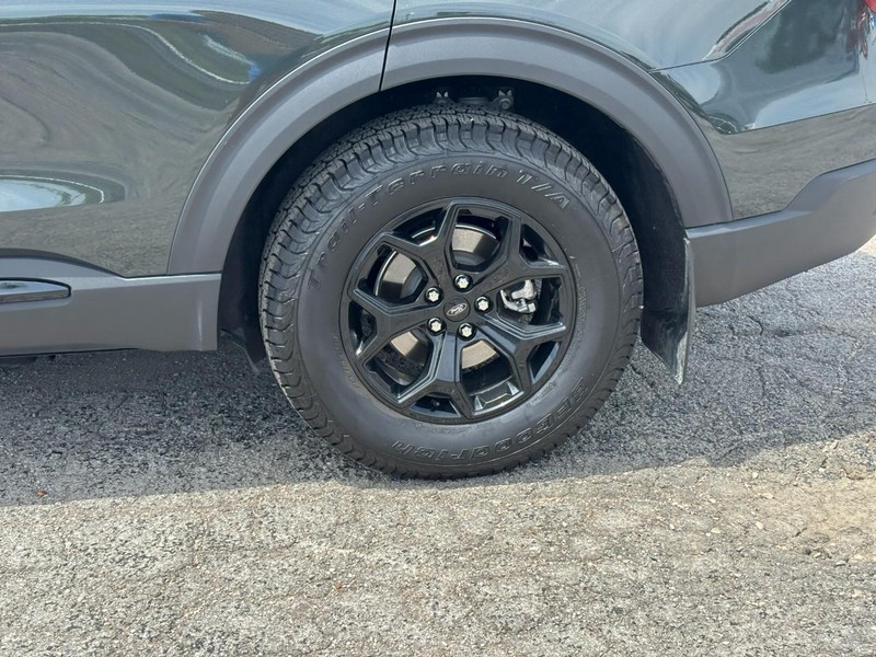 Ford Explorer Vehicle Image 11