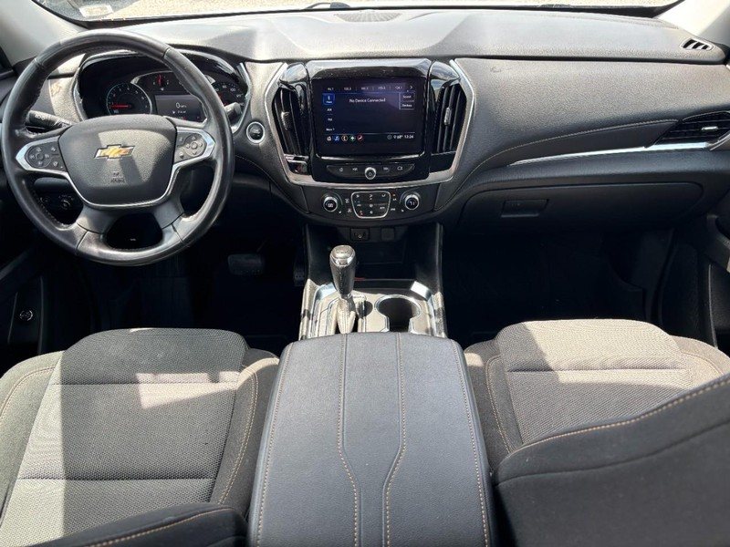 Chevrolet Traverse Vehicle Image 16
