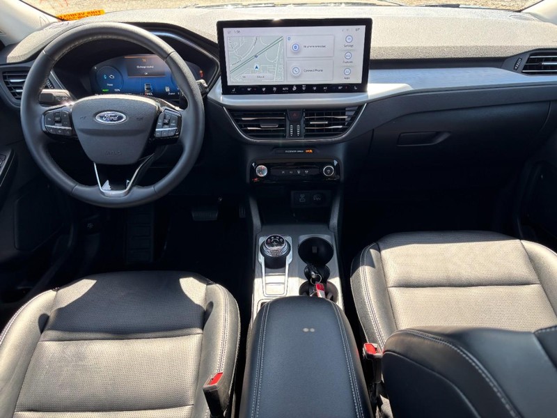 Ford Escape Vehicle Full-screen Gallery Image 14