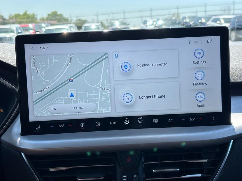 Ford Escape Vehicle Full-screen Gallery Image 21