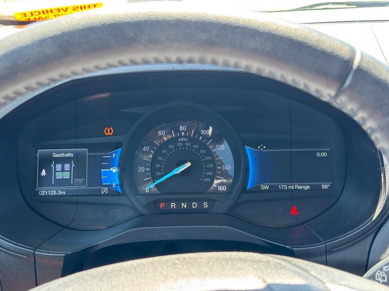 Ford Edge Vehicle Full-screen Gallery Image 20