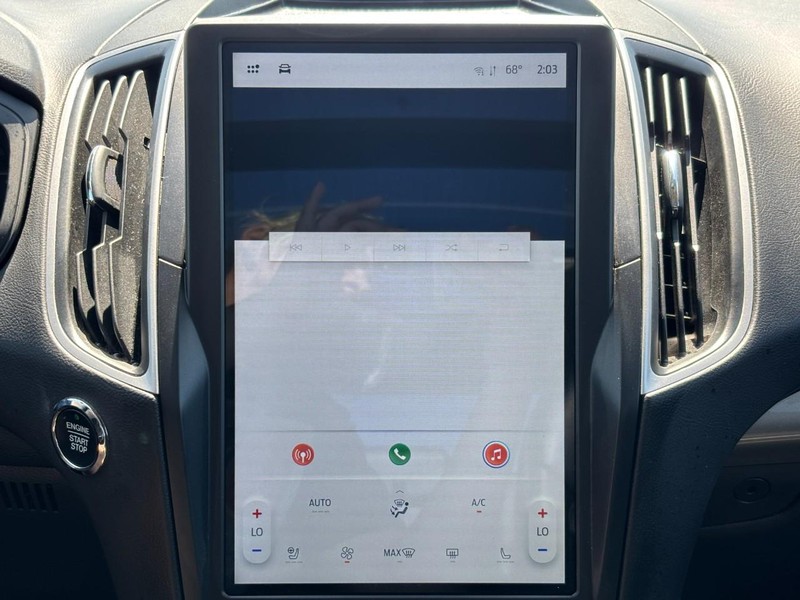 Ford Edge Vehicle Full-screen Gallery Image 21